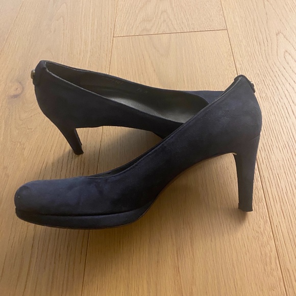 Stuart Weitzman Blue Suede Pumps - Picture 4 of 6